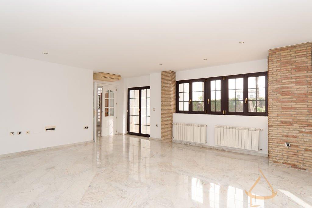 For sale of chalet in Orihuela Costa
