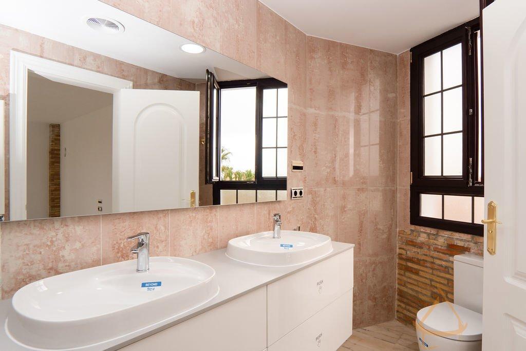 For sale of chalet in Orihuela Costa
