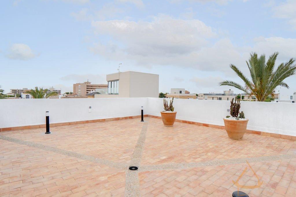 For sale of chalet in Orihuela Costa