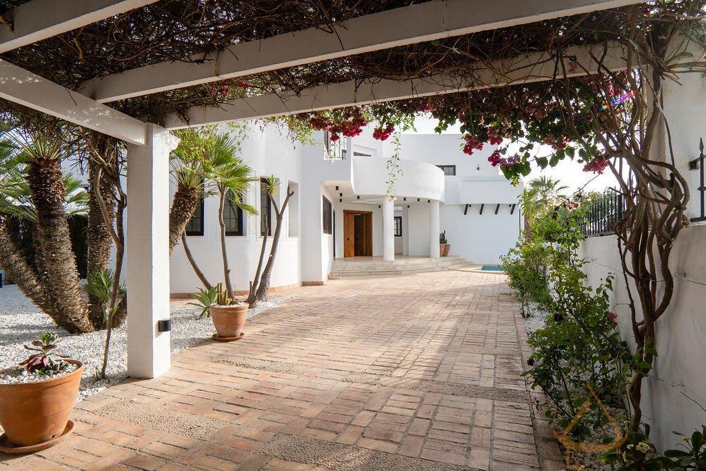 For sale of chalet in Orihuela Costa