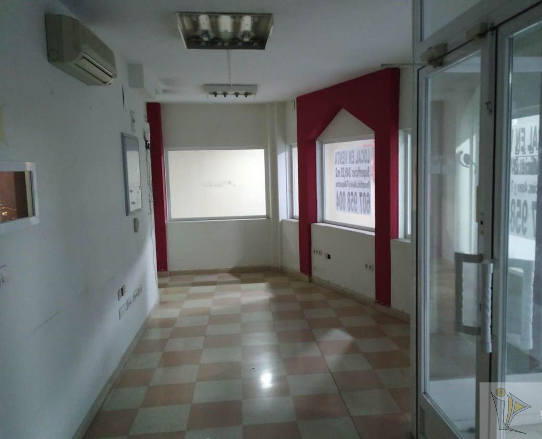 For sale of commercial in Granada