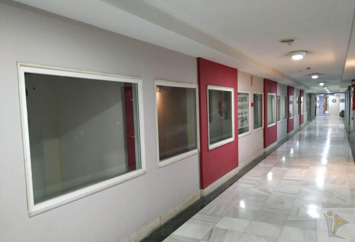 For sale of commercial in Granada