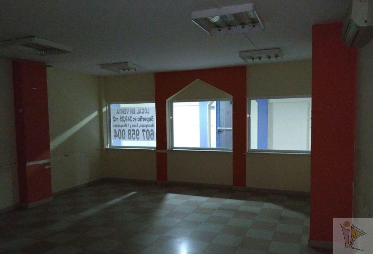 For sale of commercial in Granada