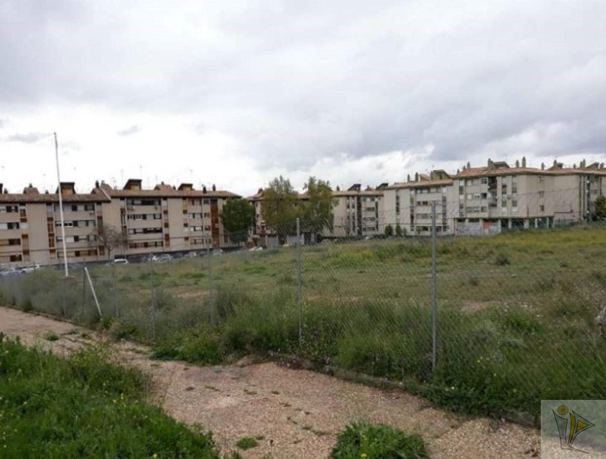 For sale of land in Granada