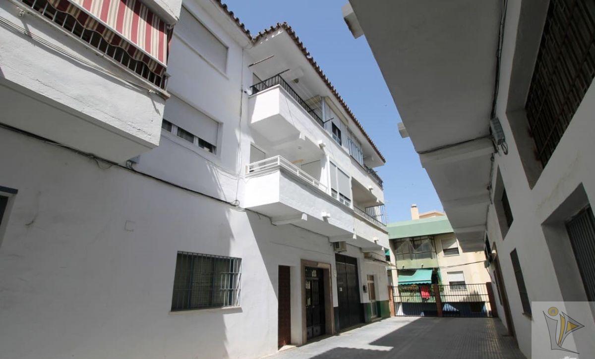For sale of flat in Vélez-Málaga