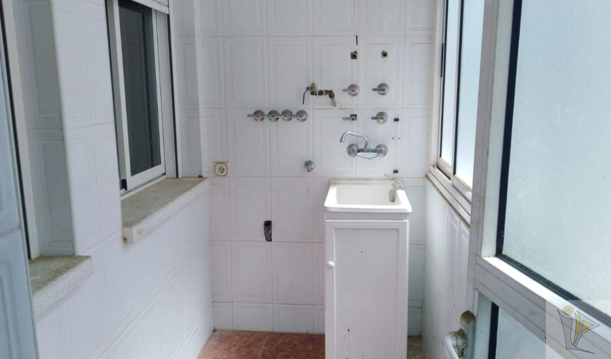 For sale of flat in Guadix