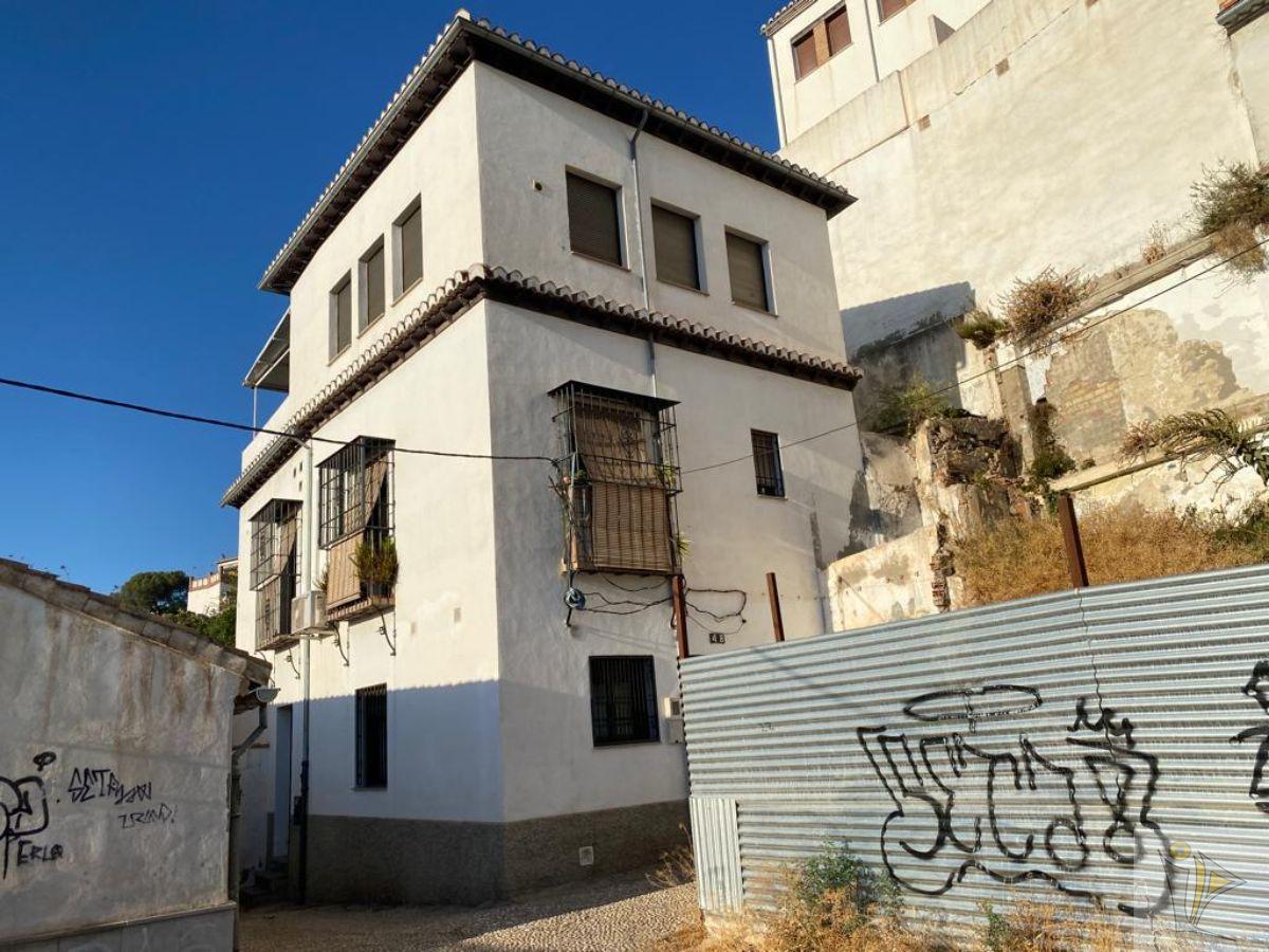For sale of house in Granada