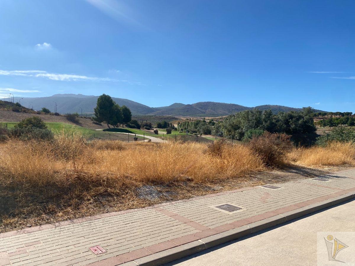 For sale of land in Otura