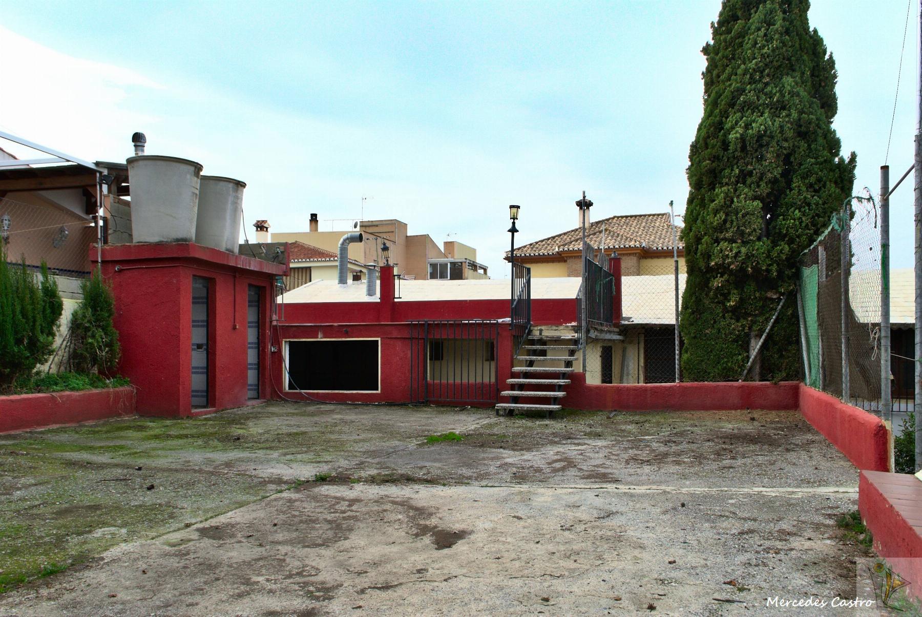 For sale of land in Cájar