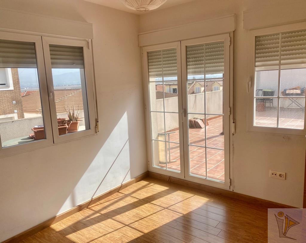 For sale of penthouse in Las Gabias