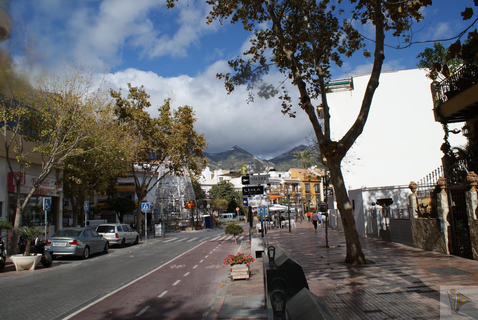 For sale of office in Marbella