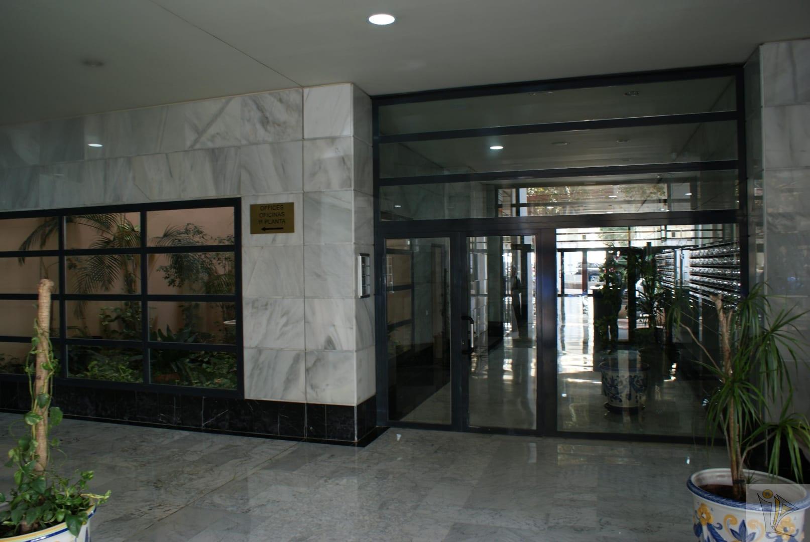 For sale of office in Marbella