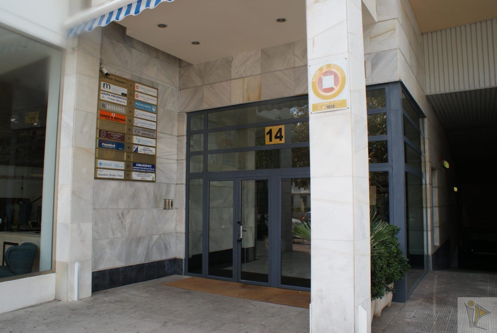 For sale of office in Marbella