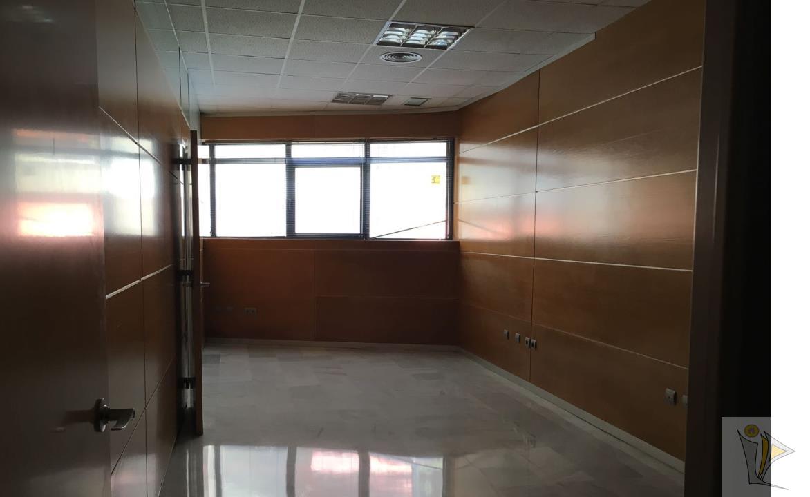 For sale of office in Marbella