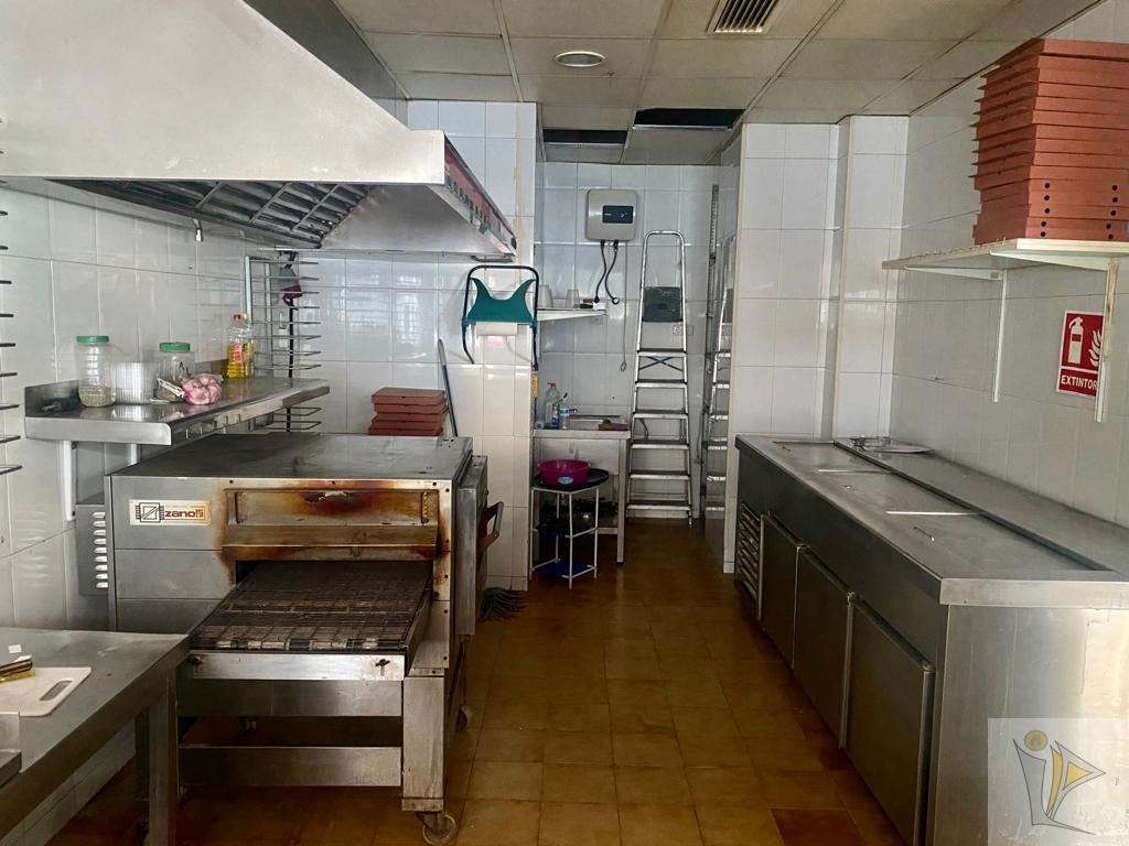 For rent of commercial in Granada