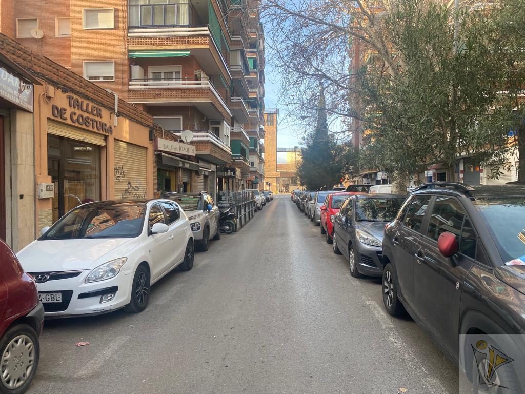 For rent of commercial in Granada