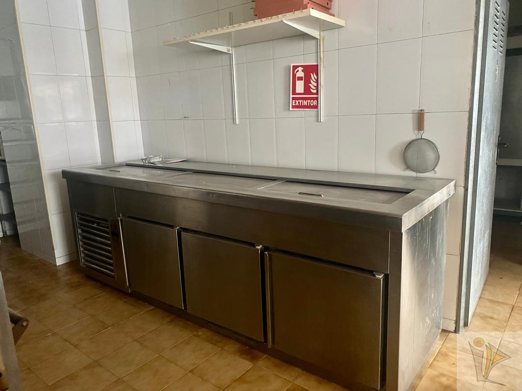 For rent of commercial in Granada