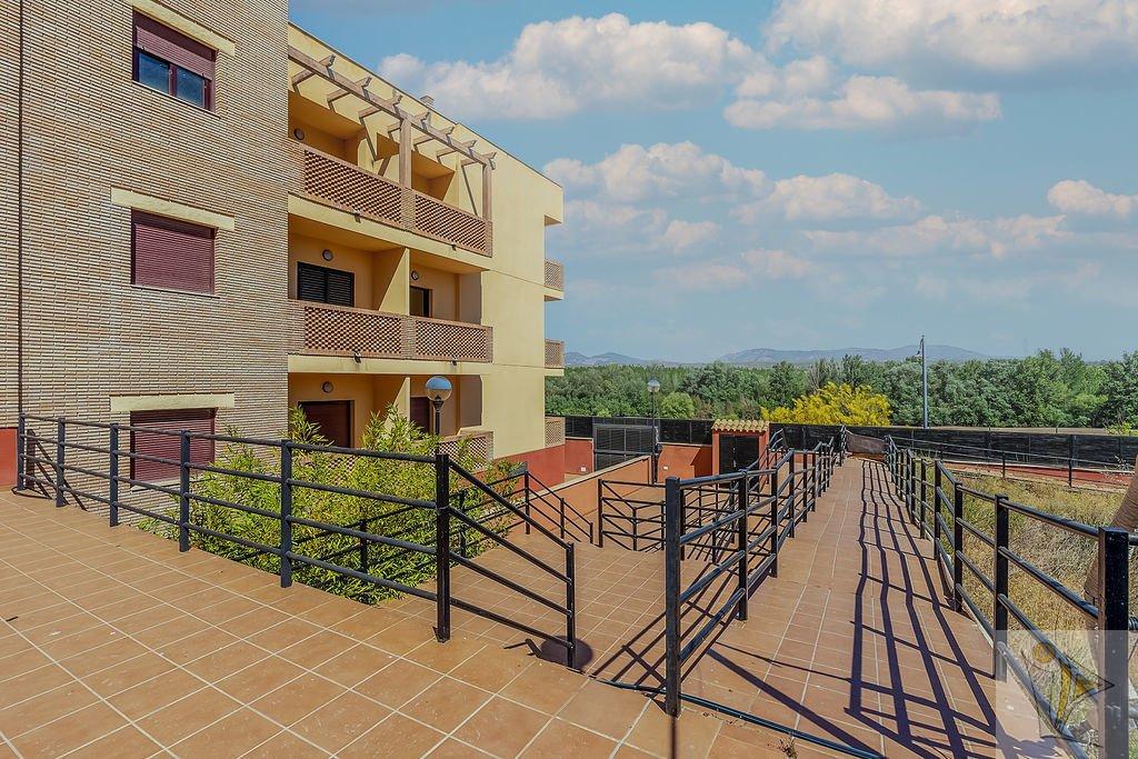 For sale of building in Atarfe