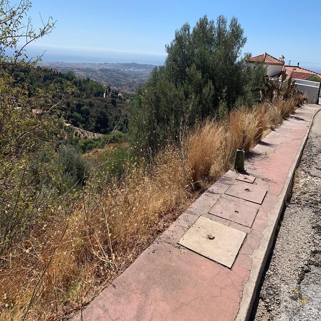 For sale of land in Mijas