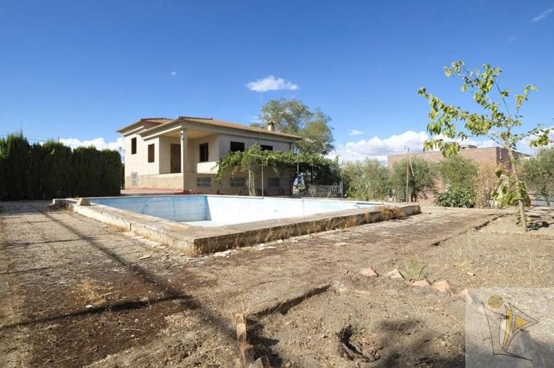 Venta de casa en Alhendín