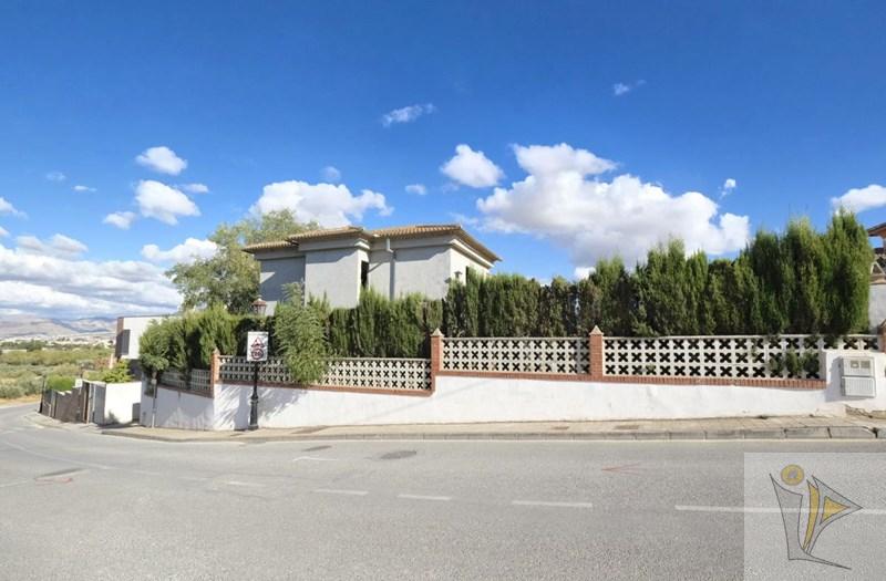 Venta de casa en Alhendín