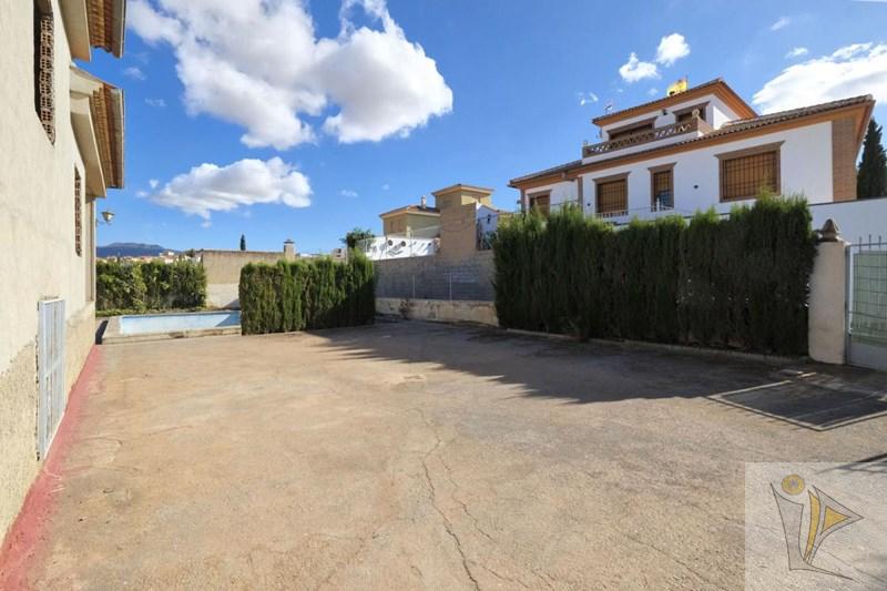 Venta de casa en Alhendín