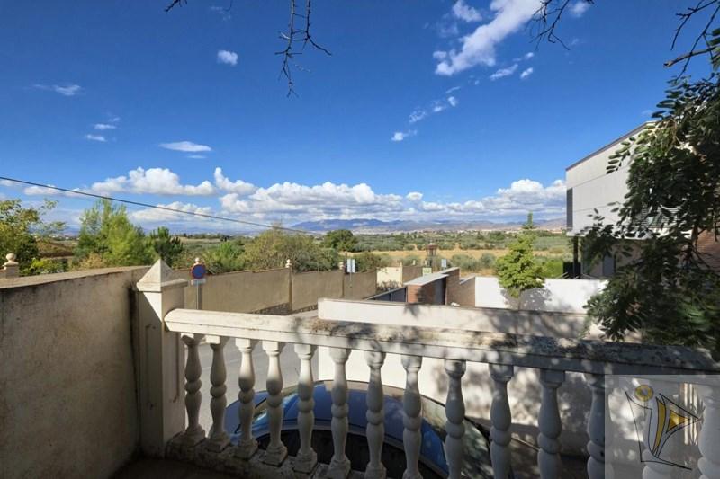 Venta de casa en Alhendín