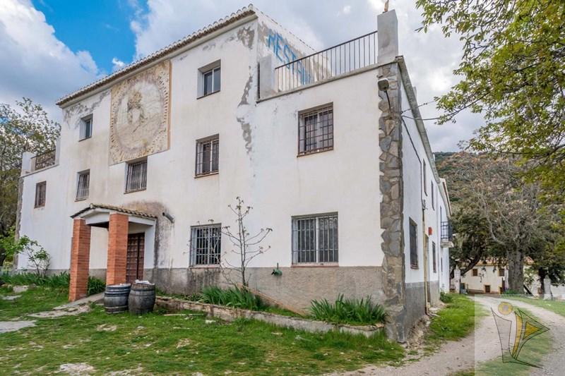 For sale of rural property in Güejar Sierra
