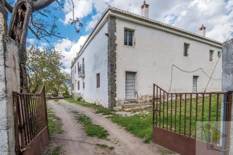 For sale of rural property in Güejar Sierra