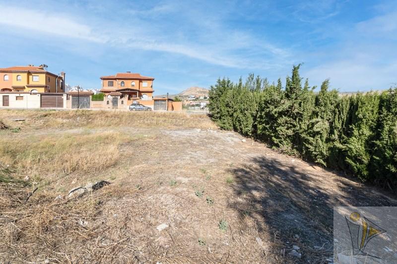 For sale of land in Alhendín