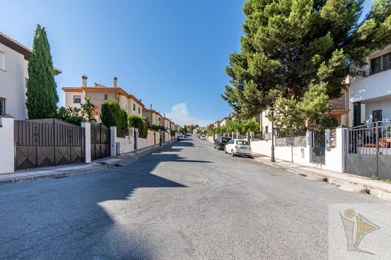 For sale of land in Alhendín