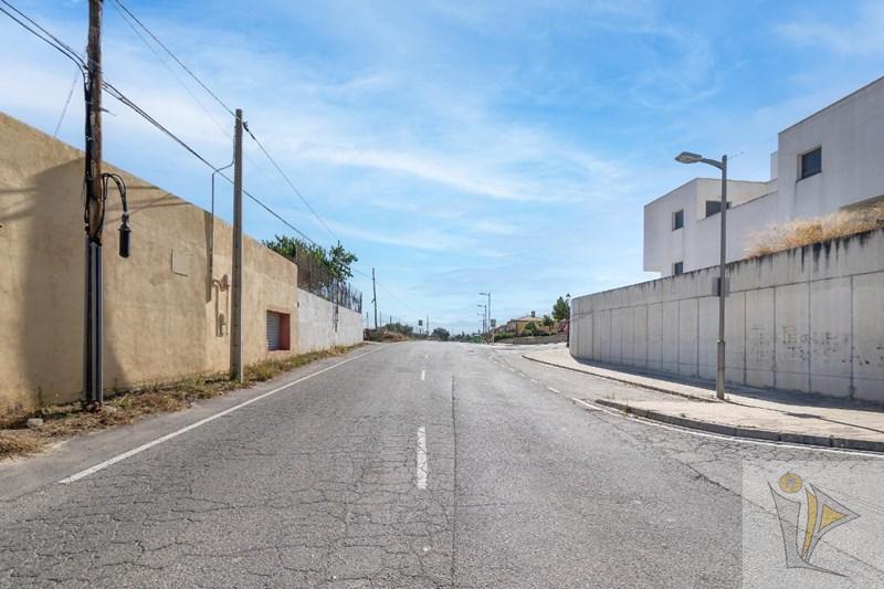 For sale of land in Alhendín