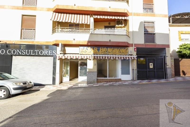 For sale of commercial in Otura