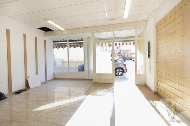 For sale of commercial in Otura