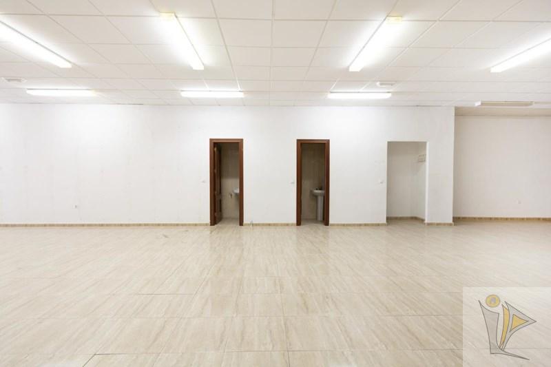 For sale of commercial in Otura