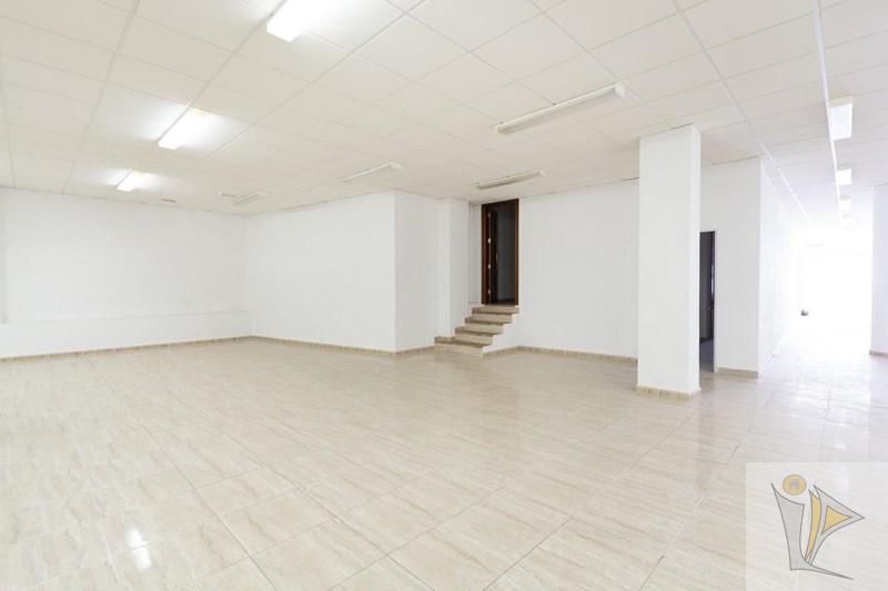 For sale of commercial in Otura