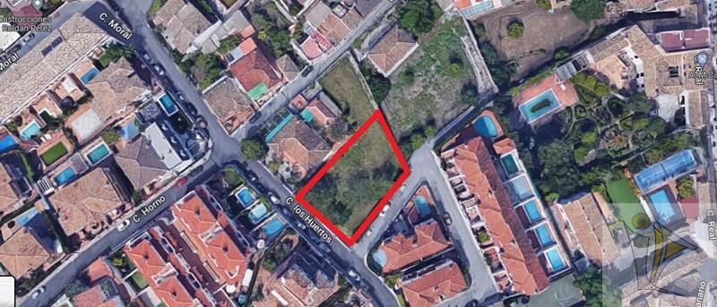 For sale of land in Cájar