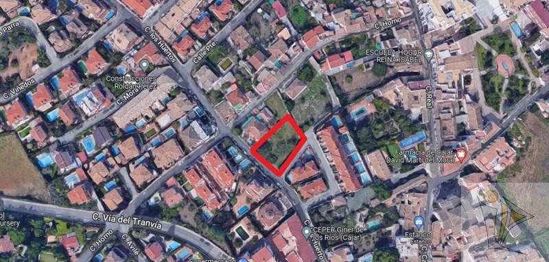 For sale of land in Cájar