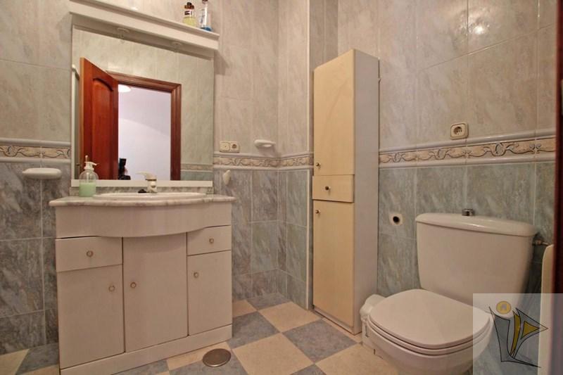 For sale of house in Quéntar