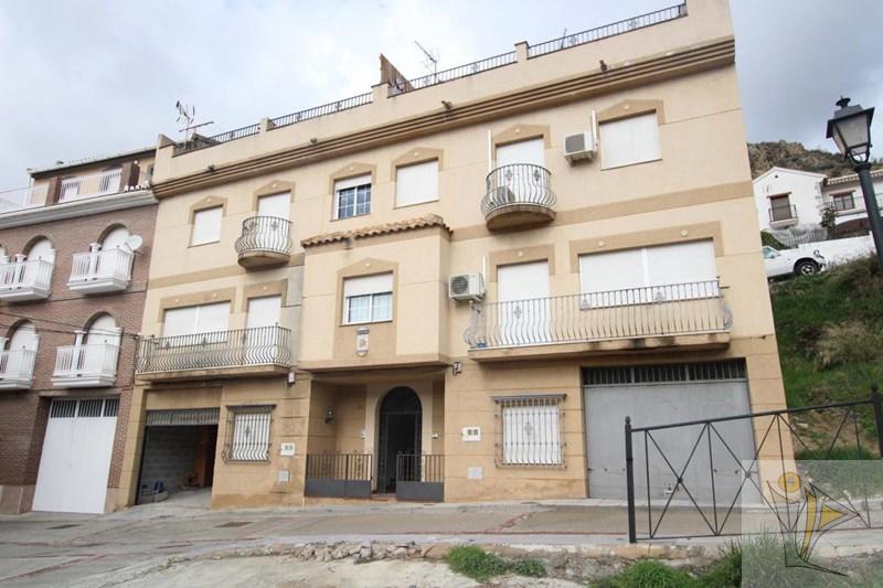 For sale of house in Quéntar