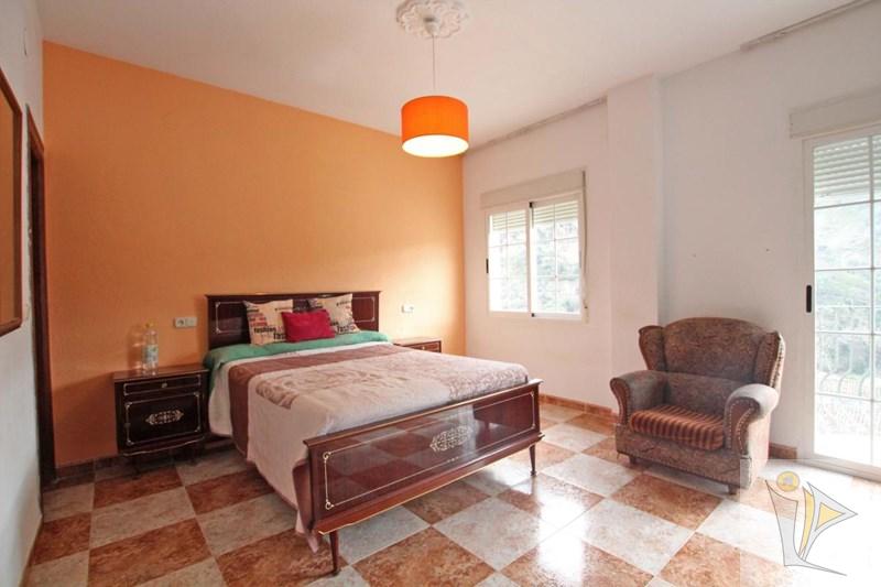 For sale of house in Quéntar