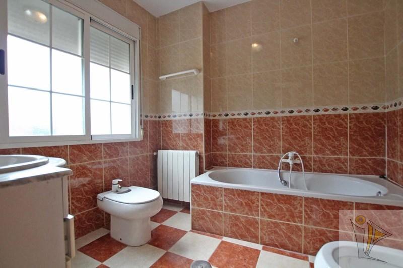 For sale of house in Quéntar