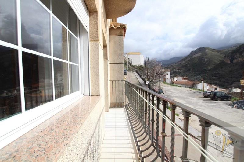 For sale of house in Quéntar