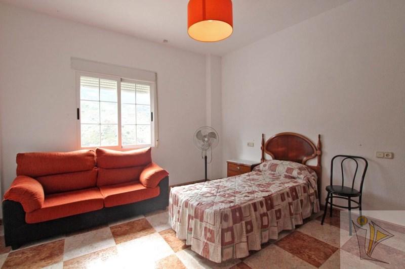 For sale of house in Quéntar