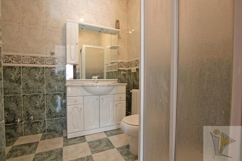 For sale of house in Quéntar