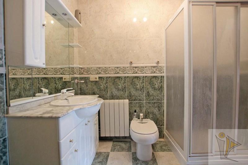 For sale of house in Quéntar