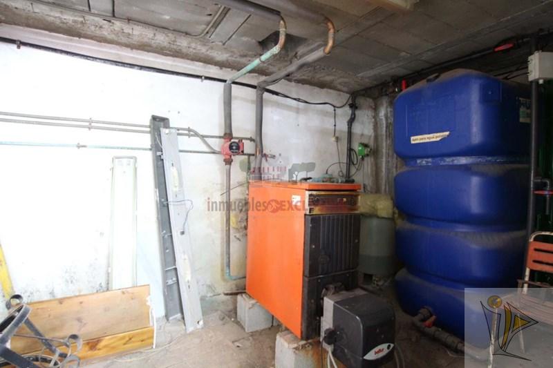 For sale of commercial in Quéntar