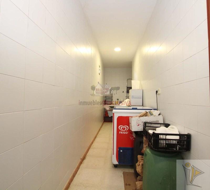 For sale of commercial in Quéntar