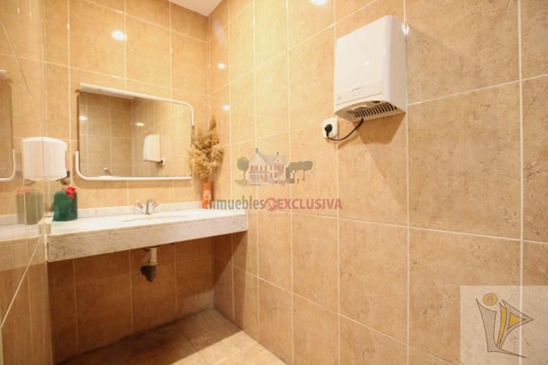 For sale of commercial in Quéntar