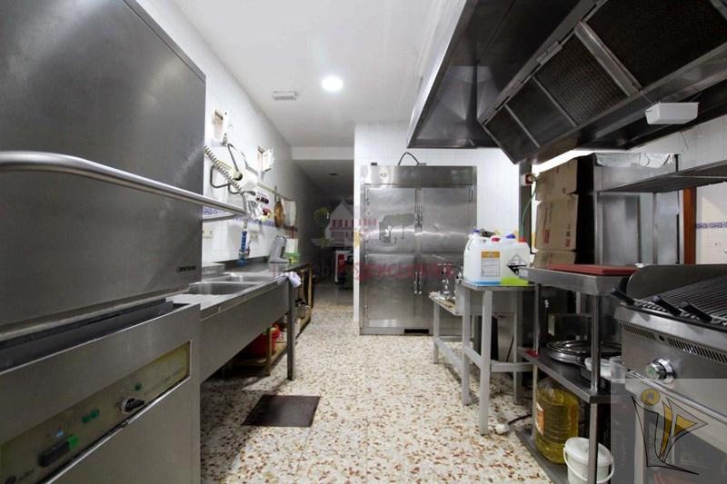 For sale of commercial in Quéntar